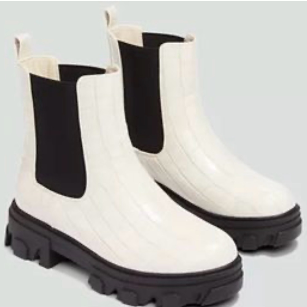 Fashion To Figure White Croc Embossed Black Chunky Sole Gogo Ankle Boots Size 8